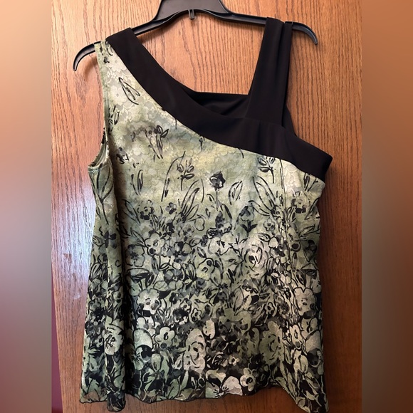 Asymmetrical Neckline Dress Barn Unique Lace Tank - Picture 4 of 4